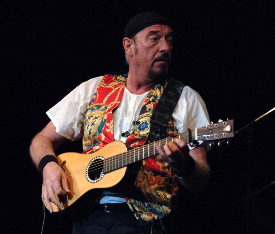 Ian Anderson #9