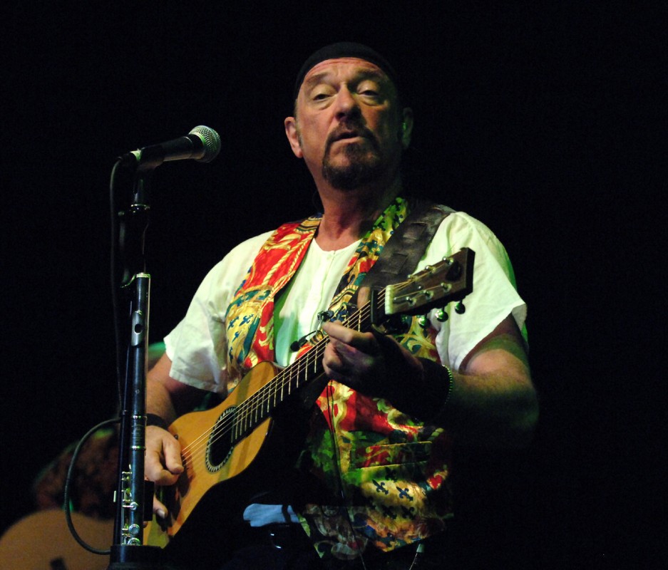 Ian Anderson #10