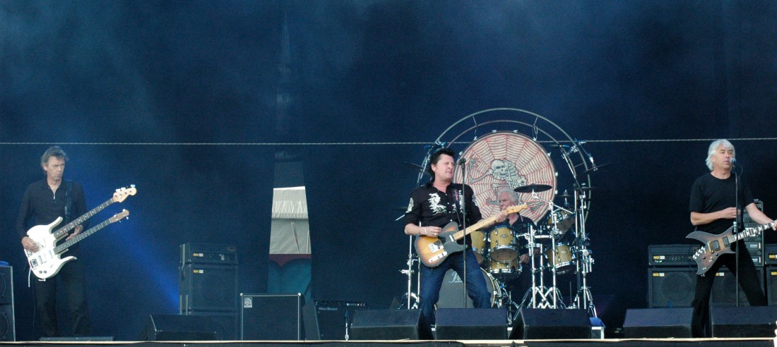 GOLDEN EARRING ARROW ROCK