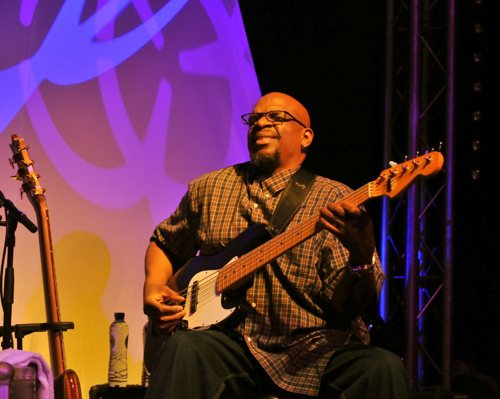 Melvin Davis #4