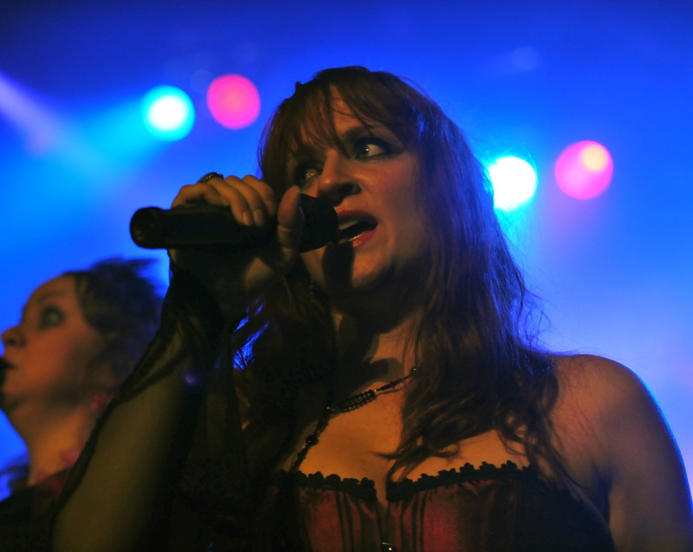 Lori Lewis #06