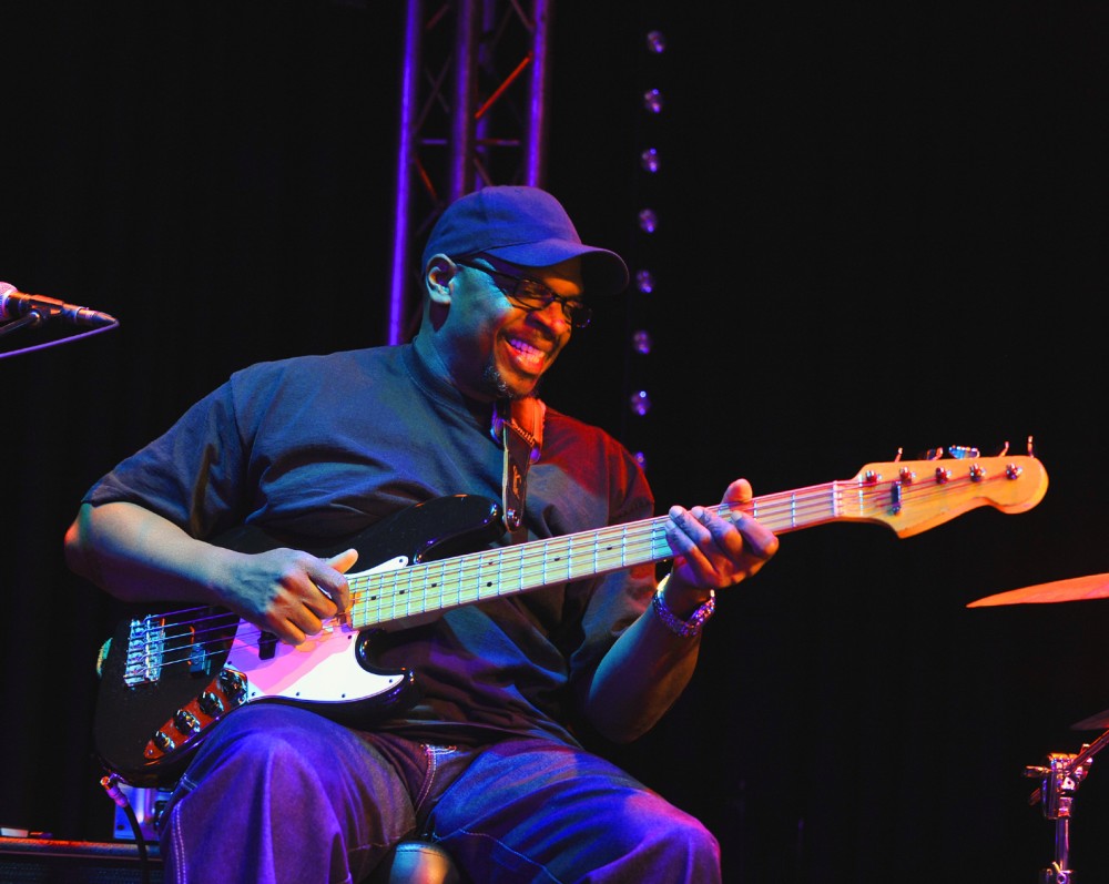 Melvin Davis #4
